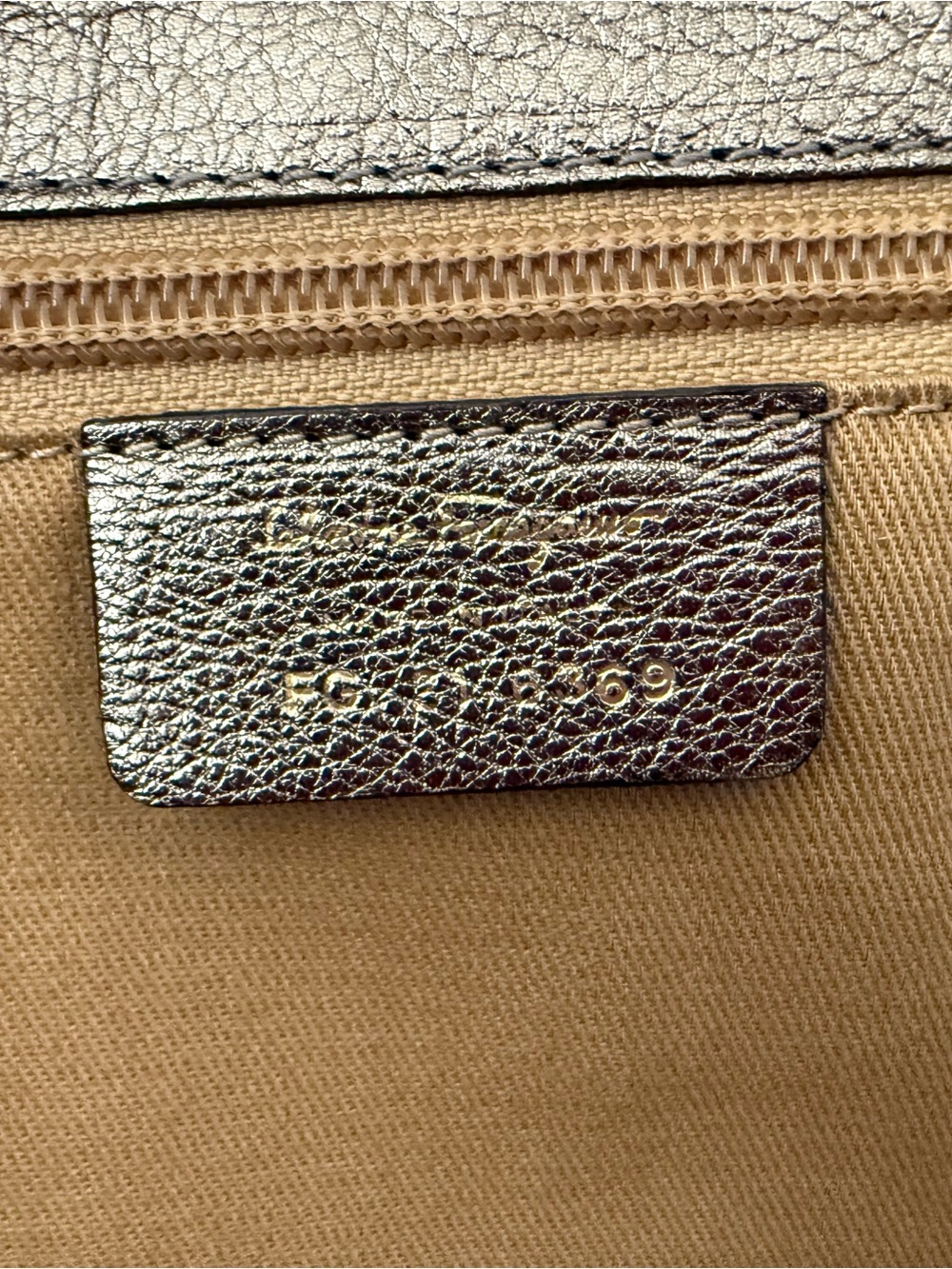 Salvatore Ferragamo Metallic browny pewter leather Multi-Pocket Tassel bag - Picture 4 of 16